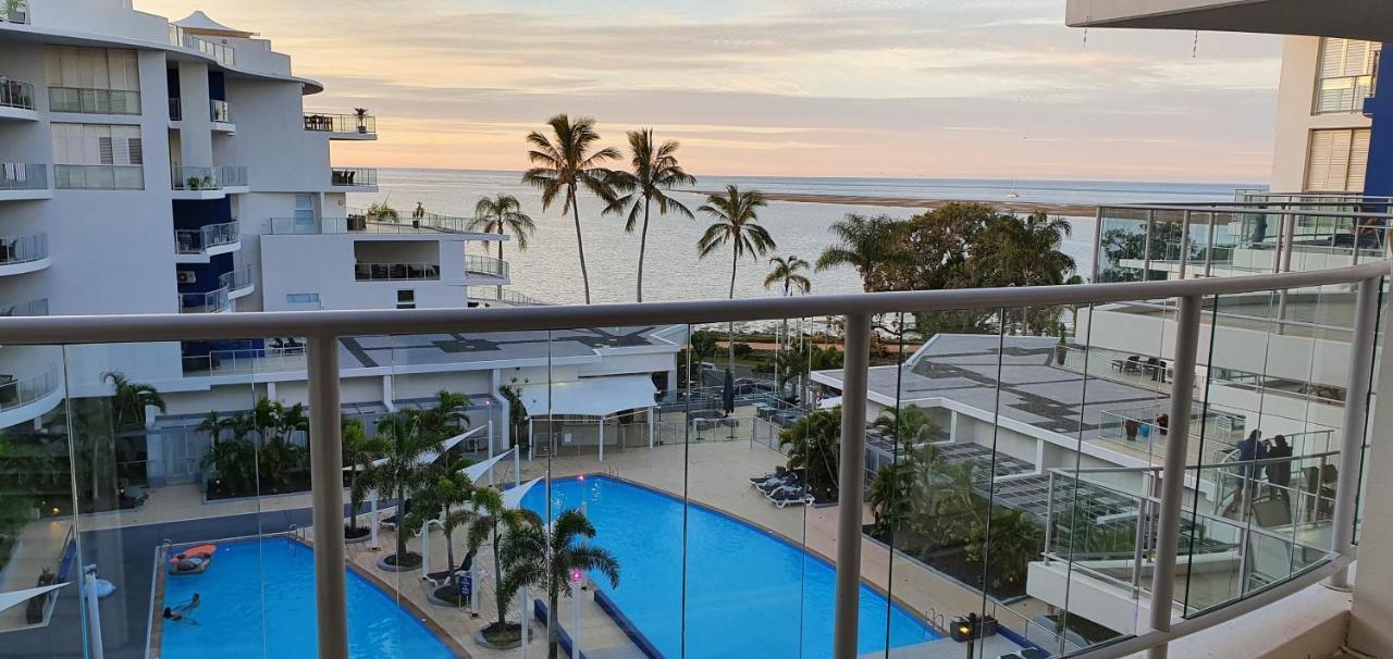 Pier Resort Urangan Exteriör bild