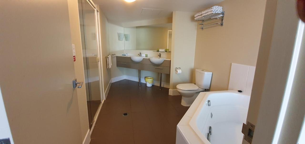 Pier Resort Urangan Exteriör bild