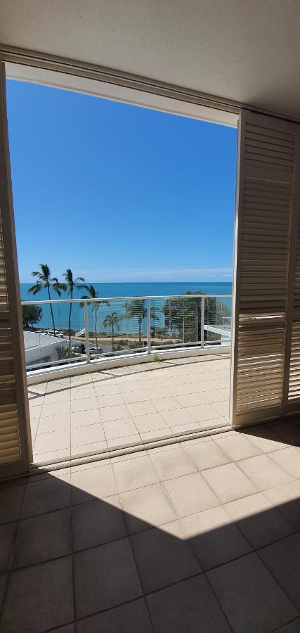 Pier Resort Urangan Exteriör bild