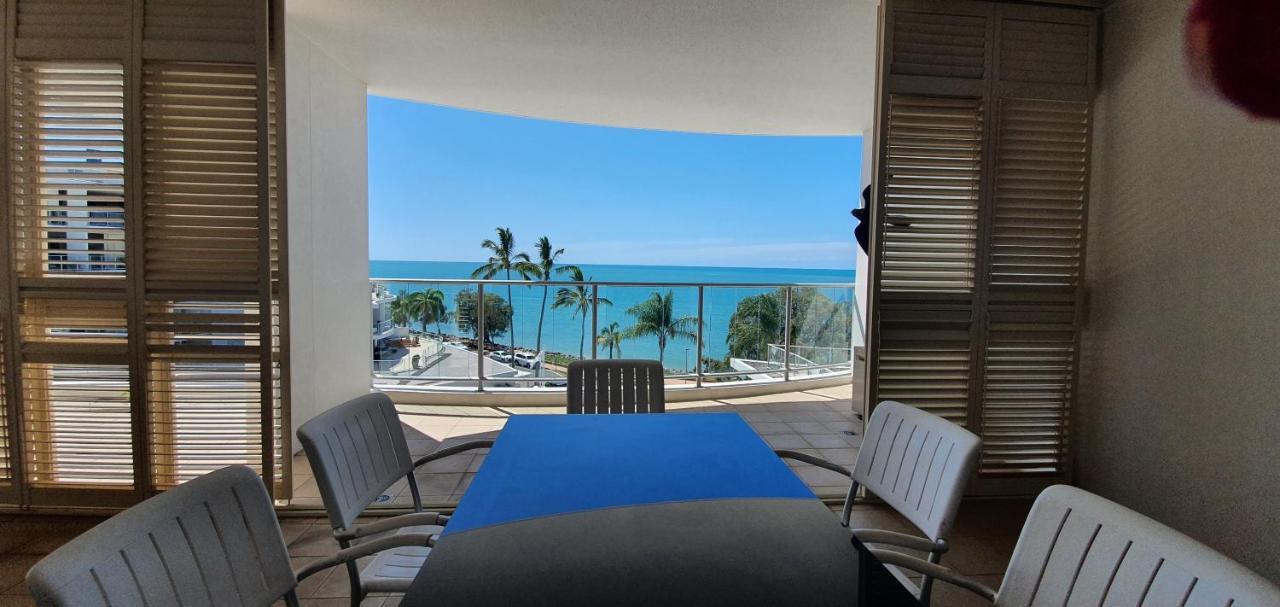 Pier Resort Urangan Exteriör bild