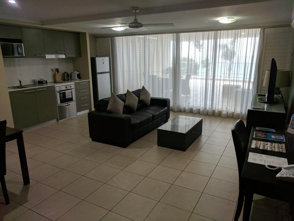 Pier Resort Urangan Exteriör bild