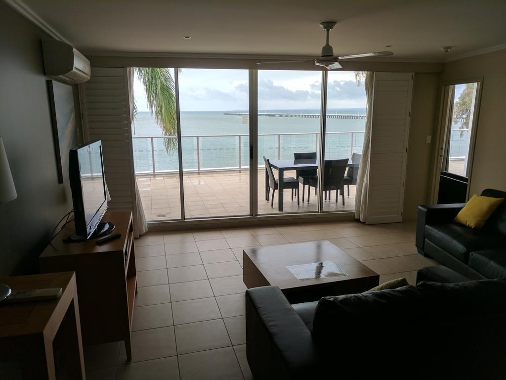Pier Resort Urangan Exteriör bild