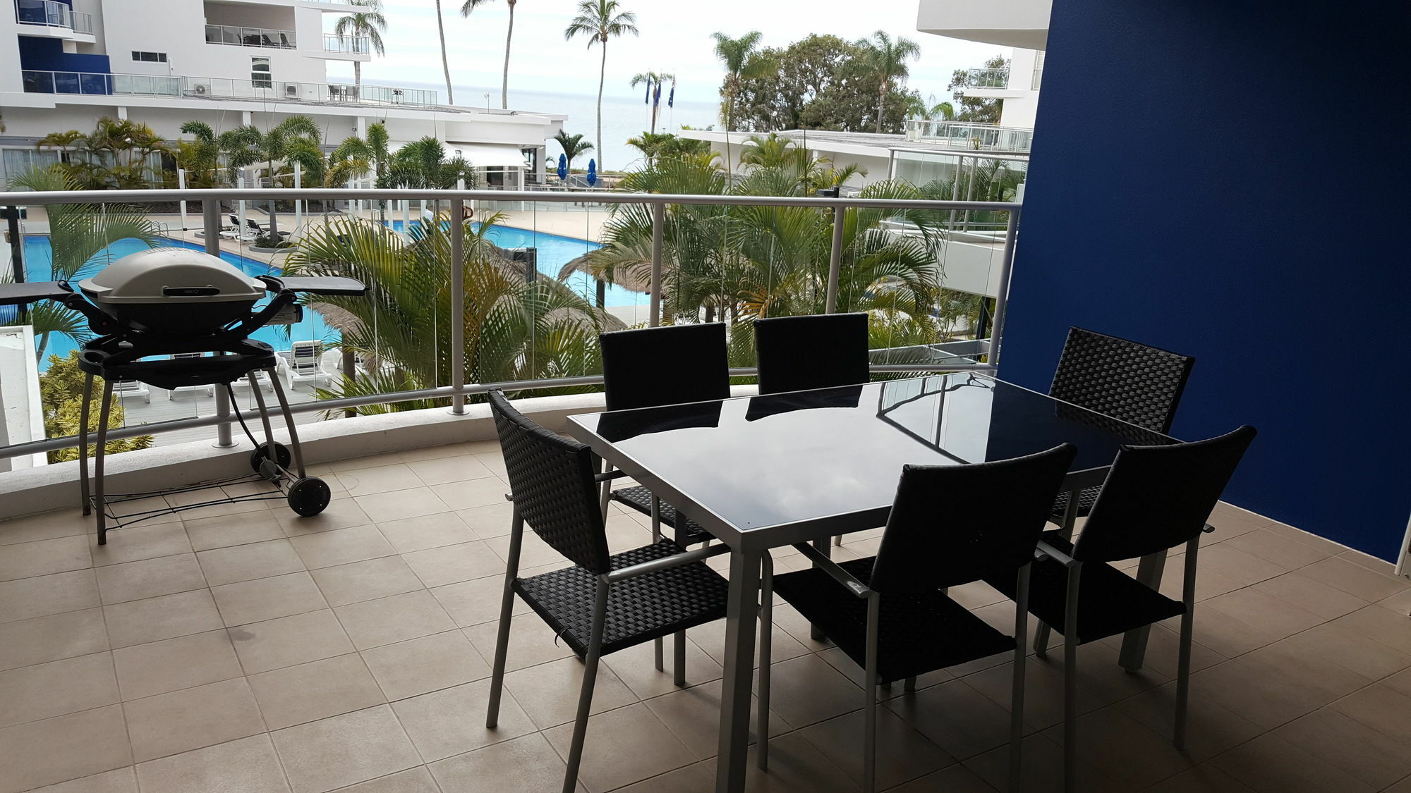 Pier Resort Urangan Exteriör bild