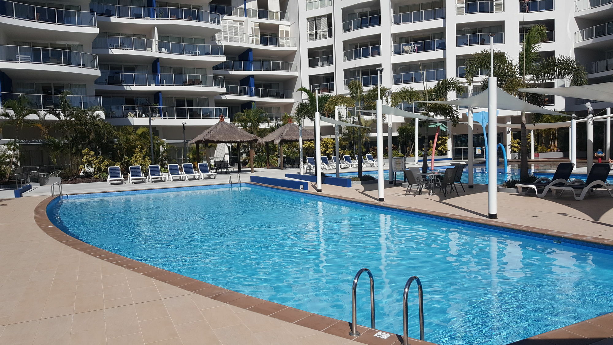 Pier Resort Urangan Exteriör bild