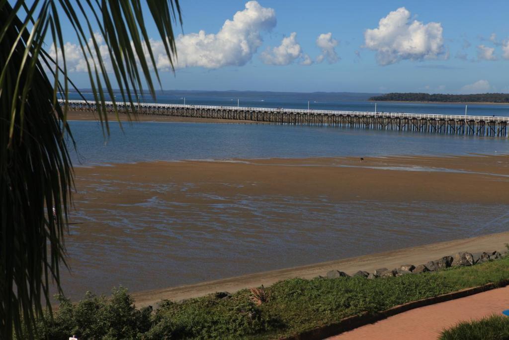 Pier Resort Urangan Rum bild